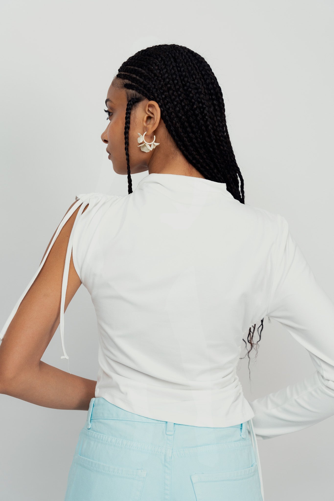 ONE SHOULDER WHITE TOP - Zavi