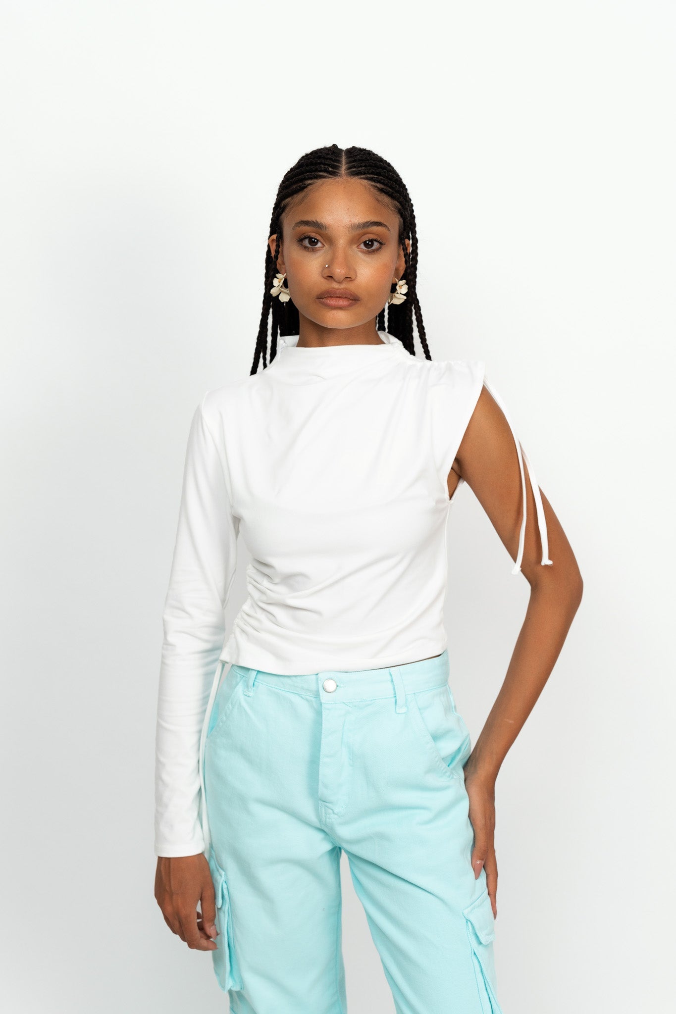 ONE SHOULDER WHITE TOP - Zavi